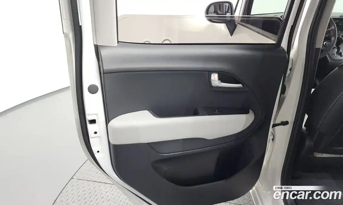 Kia Ray 2023 1.0 автомат (гидро), фото 15