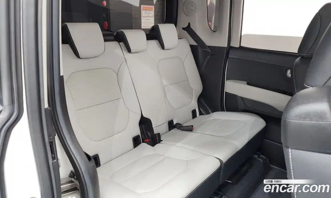 Kia Ray 2023 1.0 автомат (гидро), фото 17