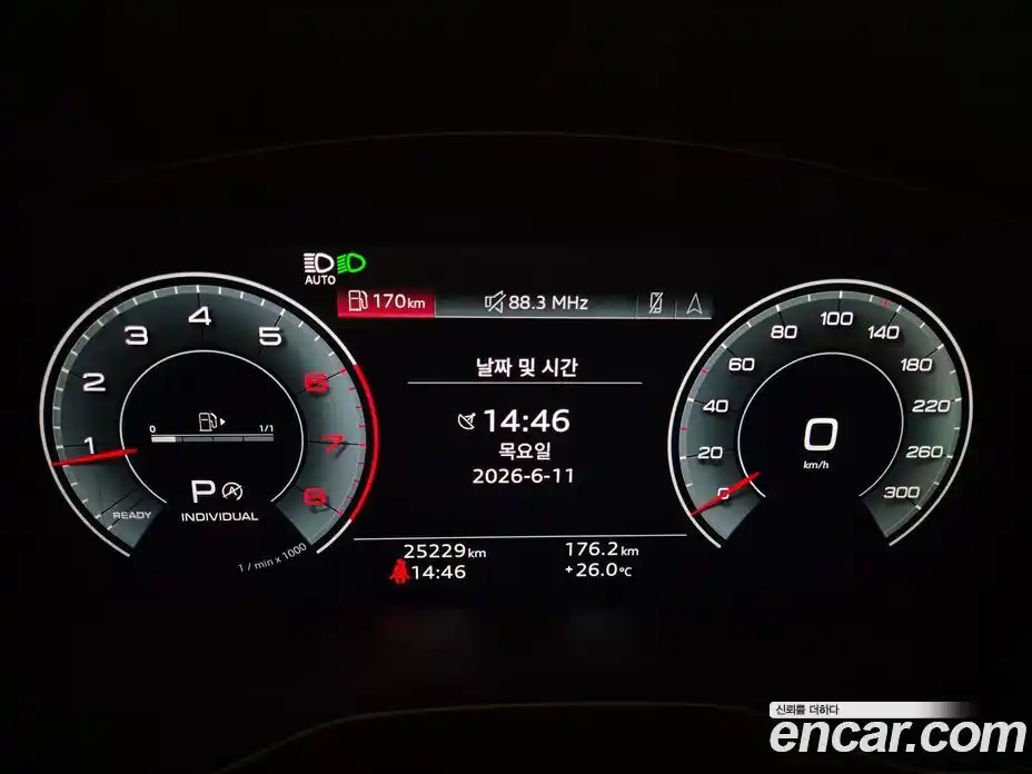 Audi A4 2023 2.0 автомат (гидро), фото 17