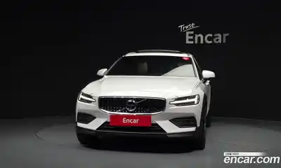 Volvo V60 2021 2.0 автомат (гидро), миниатюра 3