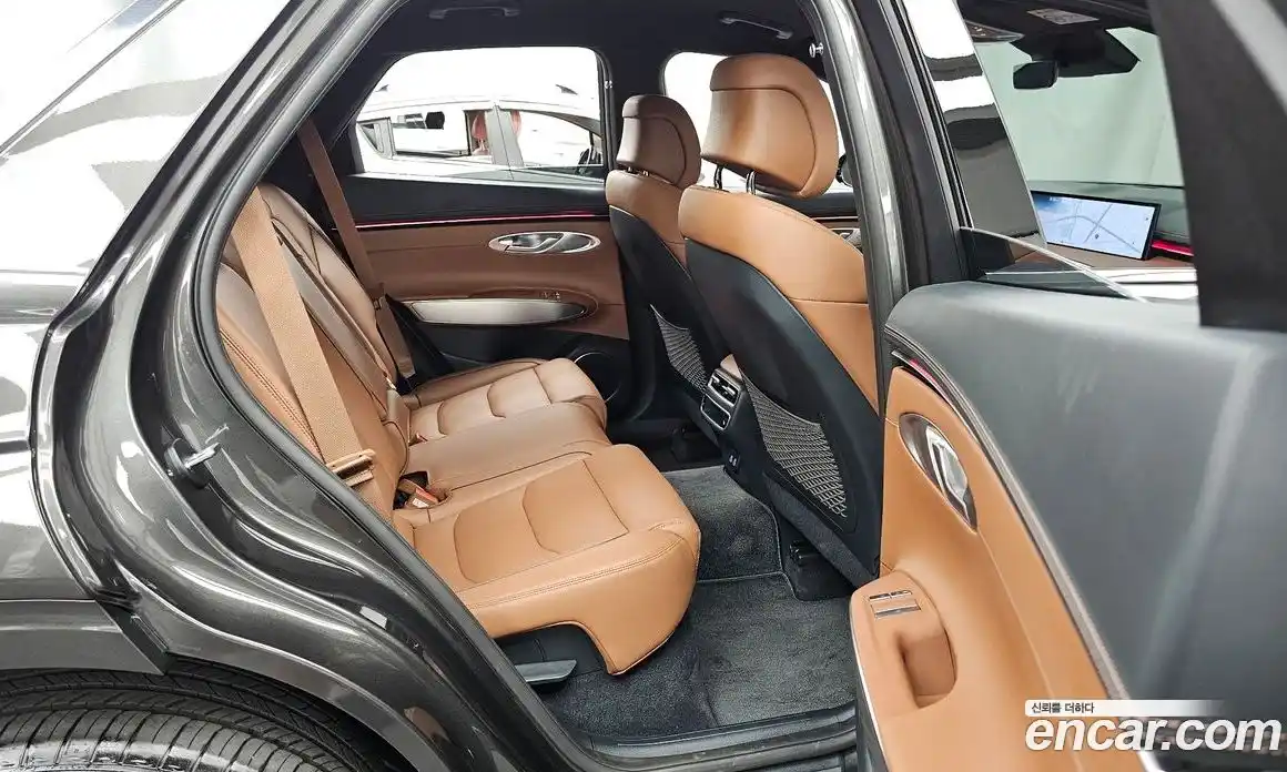 Genesis GV70 2025 2.5 автомат (гидро), фото 12