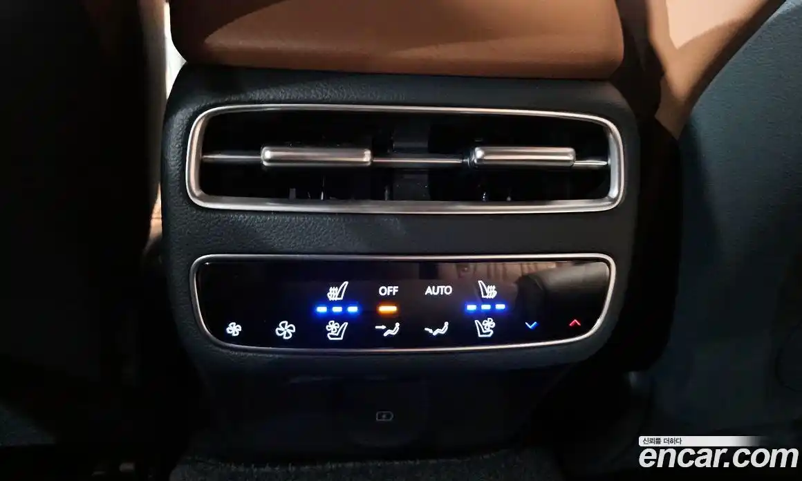 Genesis GV70 2025 2.5 автомат (гидро), фото 26