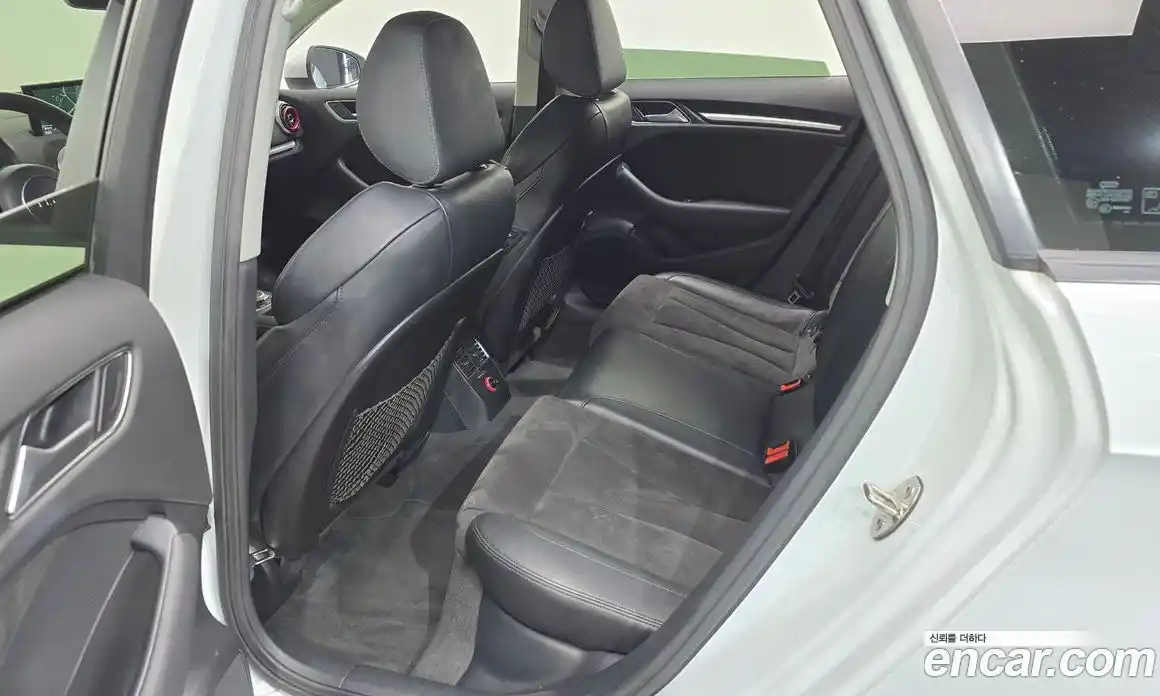 Audi A3 2015 2.0 автомат (гидро), фото 11