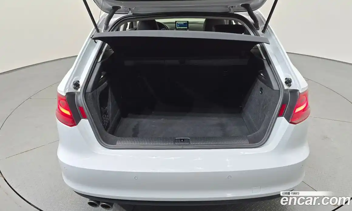 Audi A3 2015 2.0 автомат (гидро), фото 16