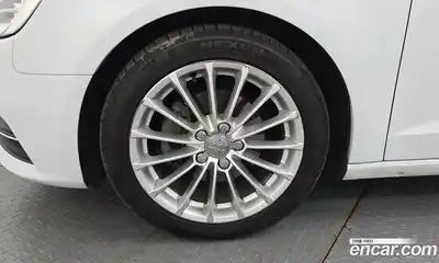 Audi A3 2015 2.0 автомат (гидро), миниатюра 5