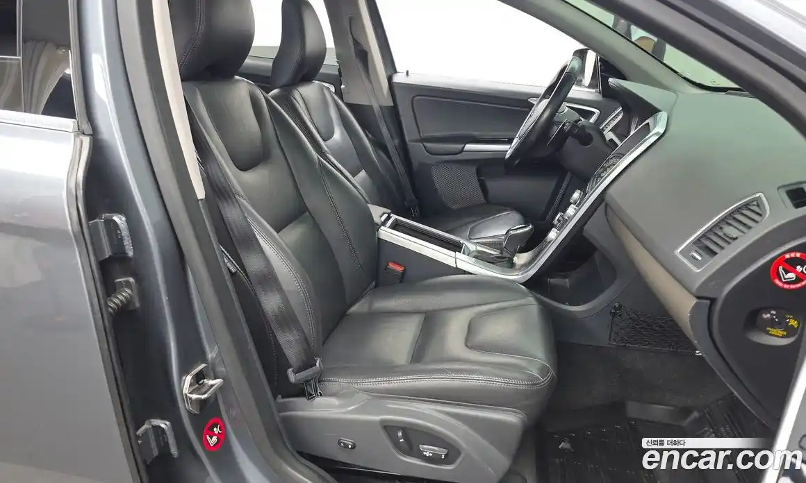 Volvo XC60 2016 2.0 автомат (гидро), фото 11