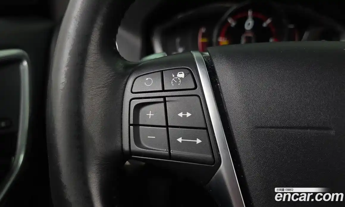 Volvo XC60 2016 2.0 автомат (гидро), фото 17