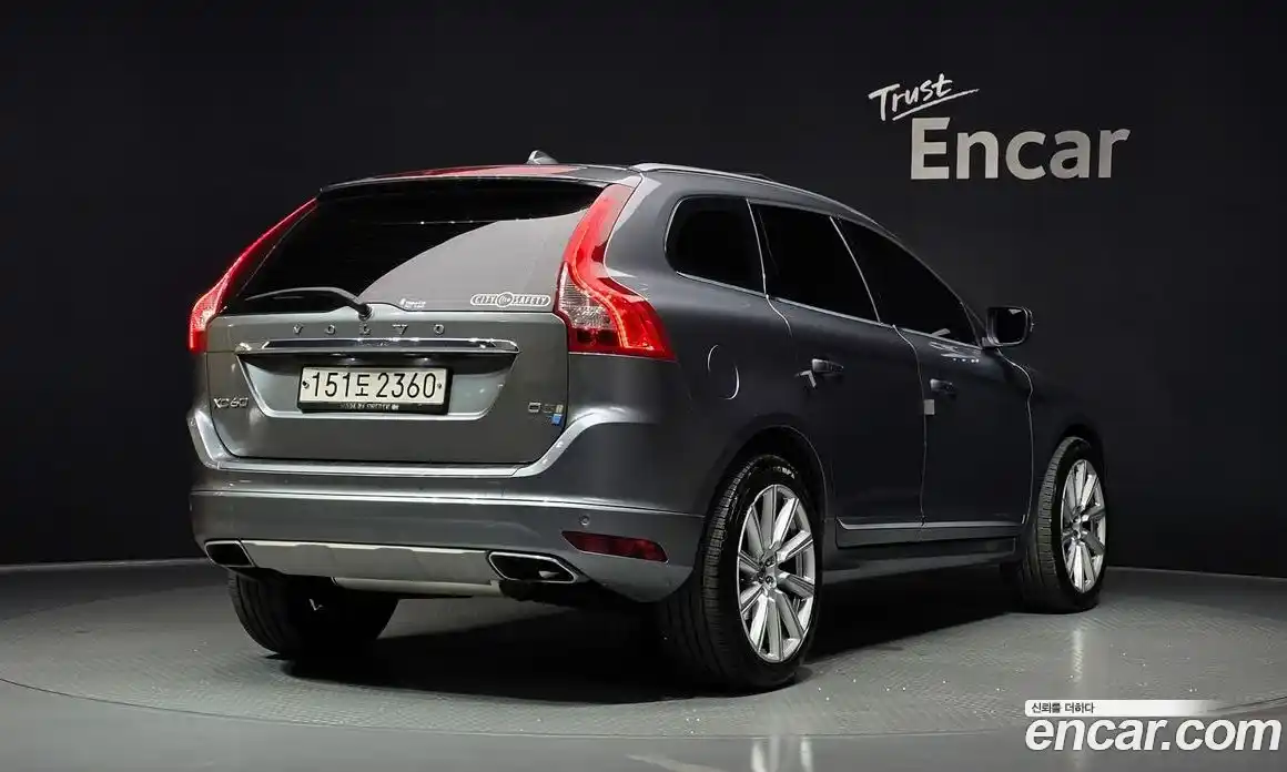 Volvo XC60 2016 2.0 автомат (гидро), фото 2