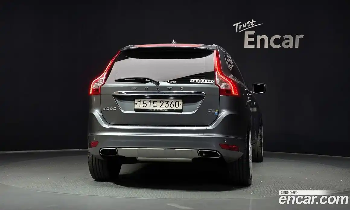 Volvo XC60 2016 2.0 автомат (гидро), фото 4