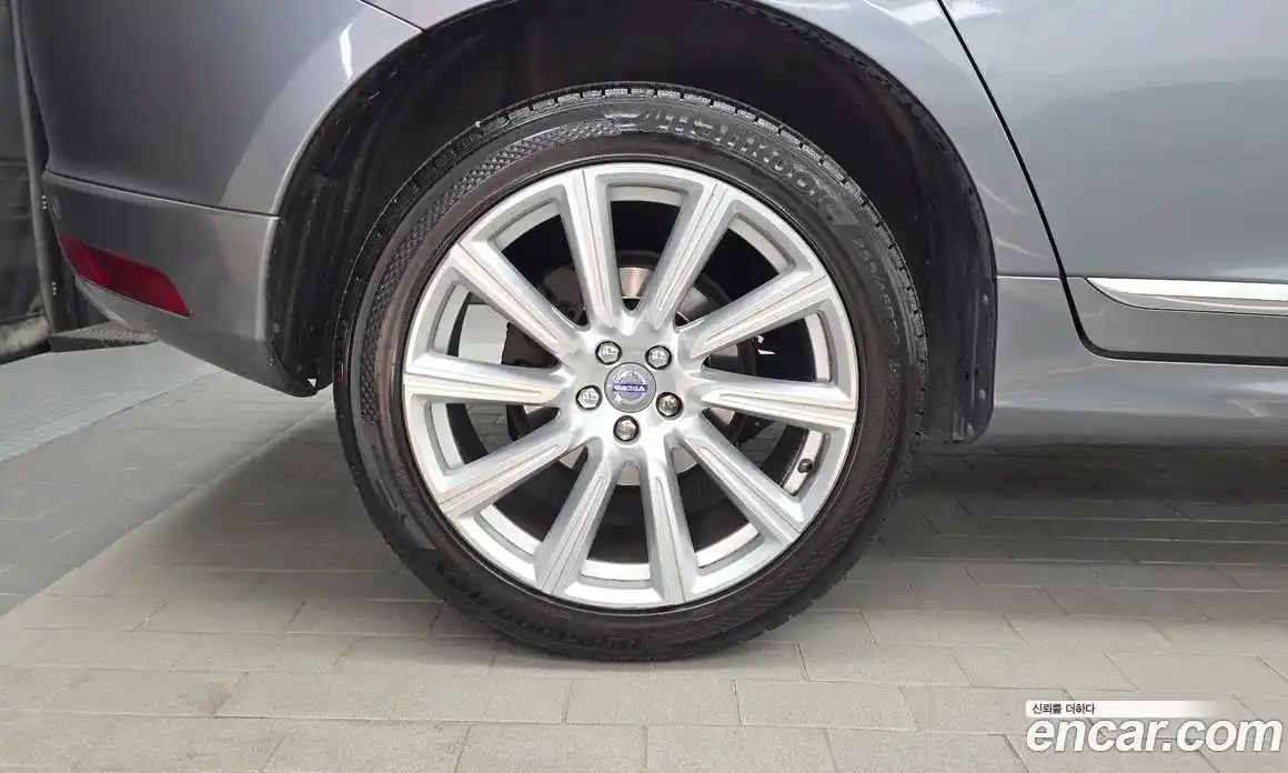 Volvo XC60 2016 2.0 автомат (гидро), фото 5