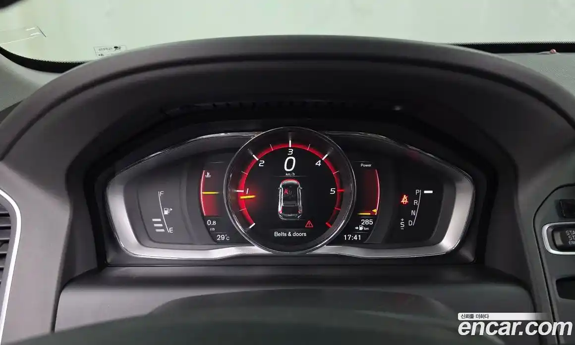 Volvo XC60 2016 2.0 автомат (гидро), фото 8