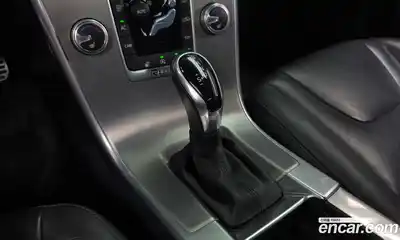 Volvo XC60 2016 2.0 автомат (гидро), миниатюра 9