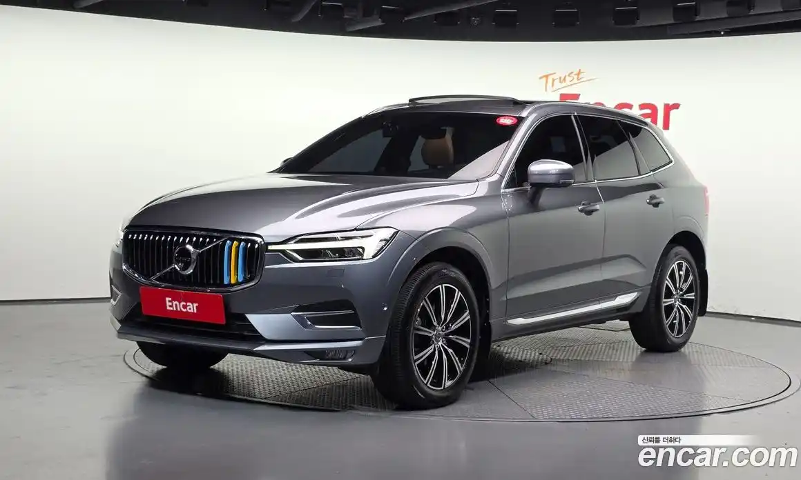 Volvo XC60 2018 2.0 автомат (гидро), фото 1