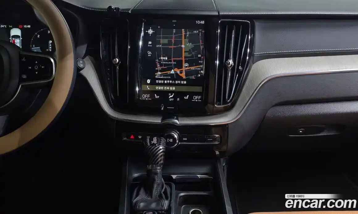 Volvo XC60 2018 2.0 автомат (гидро), фото 12