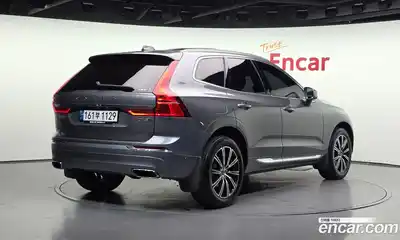 Volvo XC60 2018 2.0 автомат (гидро), миниатюра 2