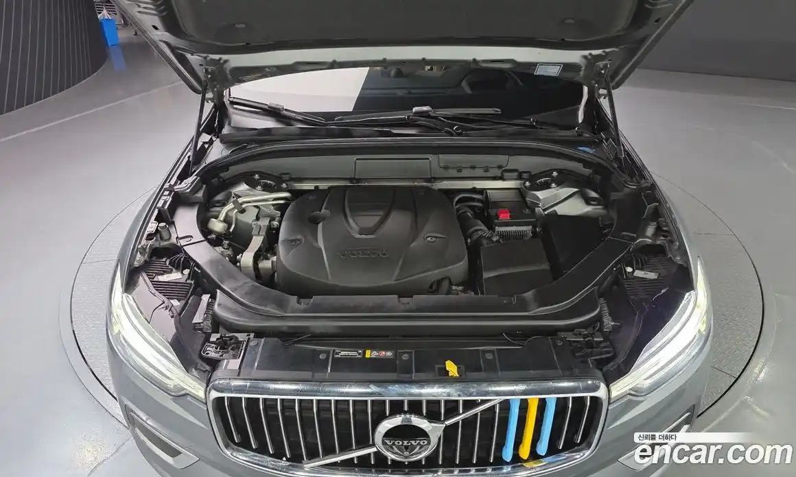 Volvo XC60 2018 2.0 автомат (гидро), фото 6