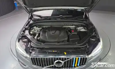 Volvo XC60 2018 2.0 автомат (гидро), миниатюра 6