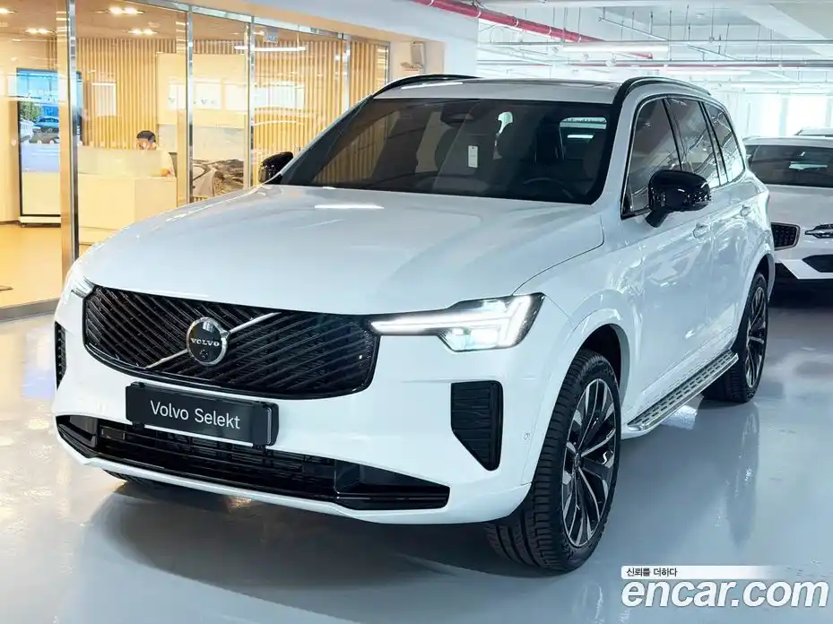 Volvo XC90 2025 2.0 автомат (гидро), фото 1