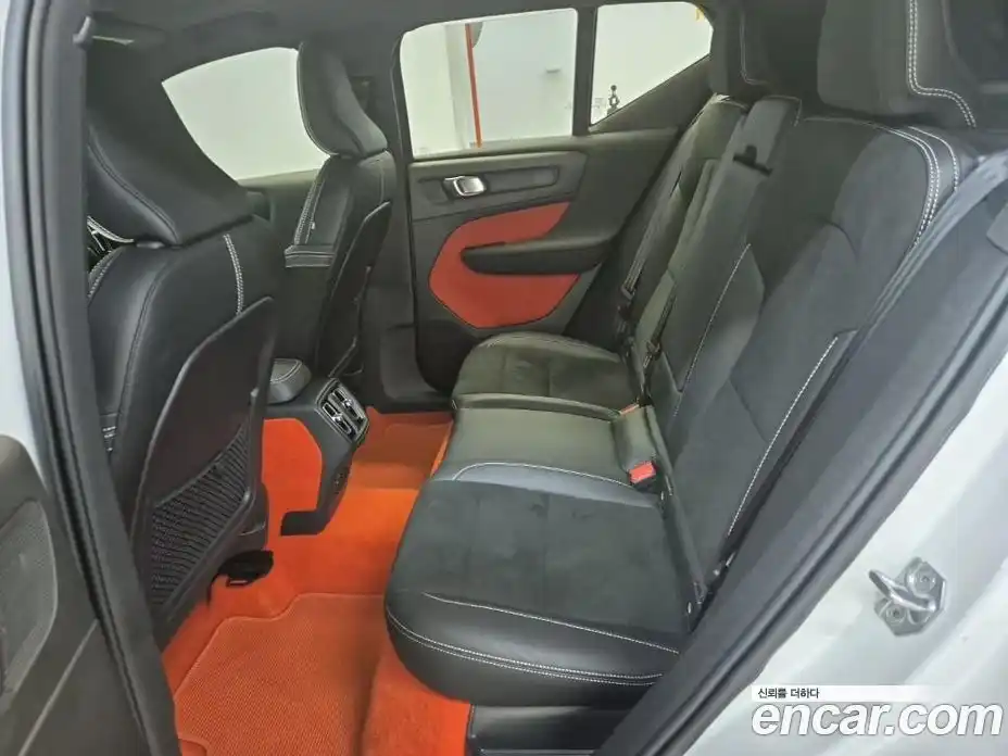 Volvo XC40 2021 2.0 автомат (гидро), фото 12