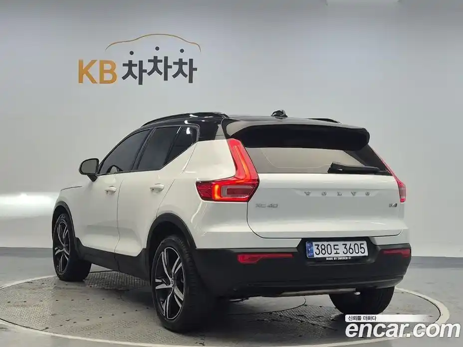 Volvo XC40 2021 2.0 автомат (гидро), фото 2
