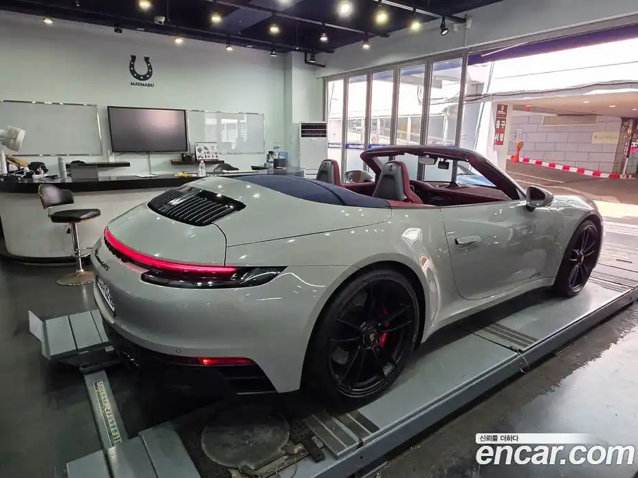 Porsche 911 2023 3.0 автомат (гидро), фото 4