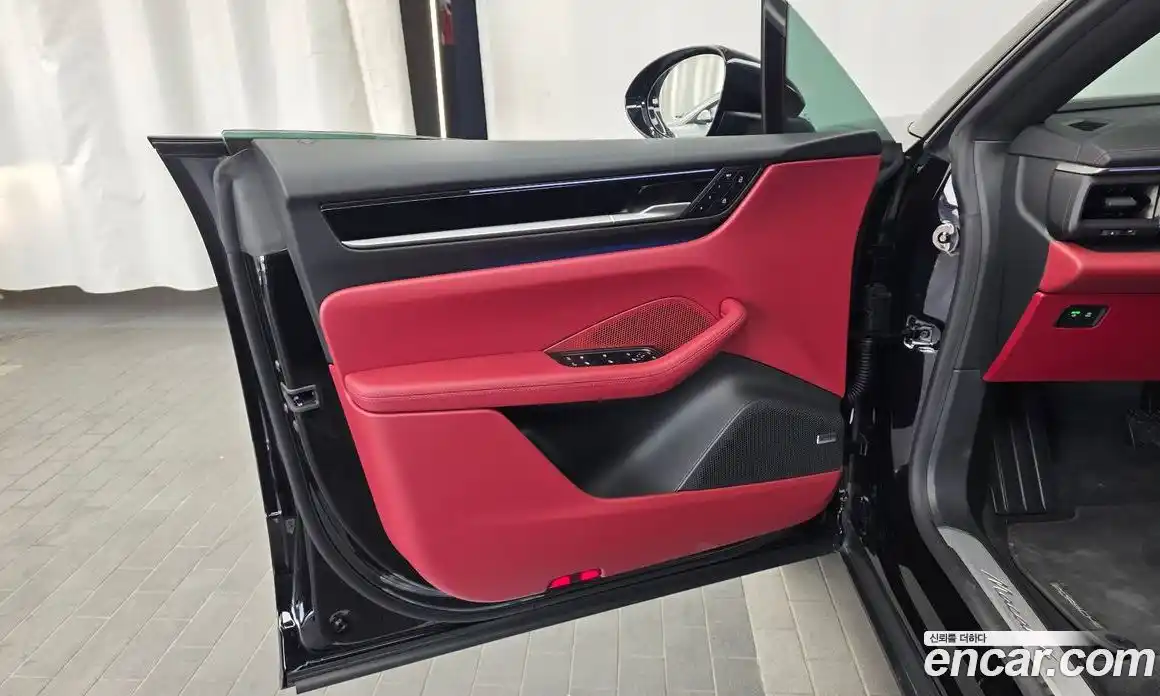 Porsche Macan 2025 0.2 автомат (гидро), фото 14