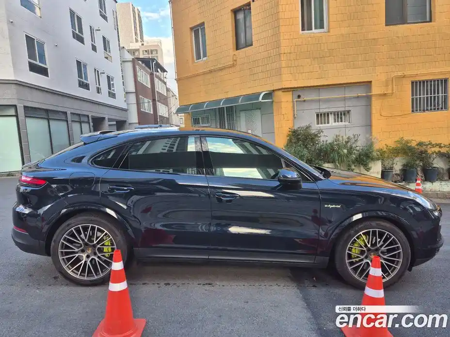 Porsche Cayenne 2023 3.0 автомат (гидро), фото 3