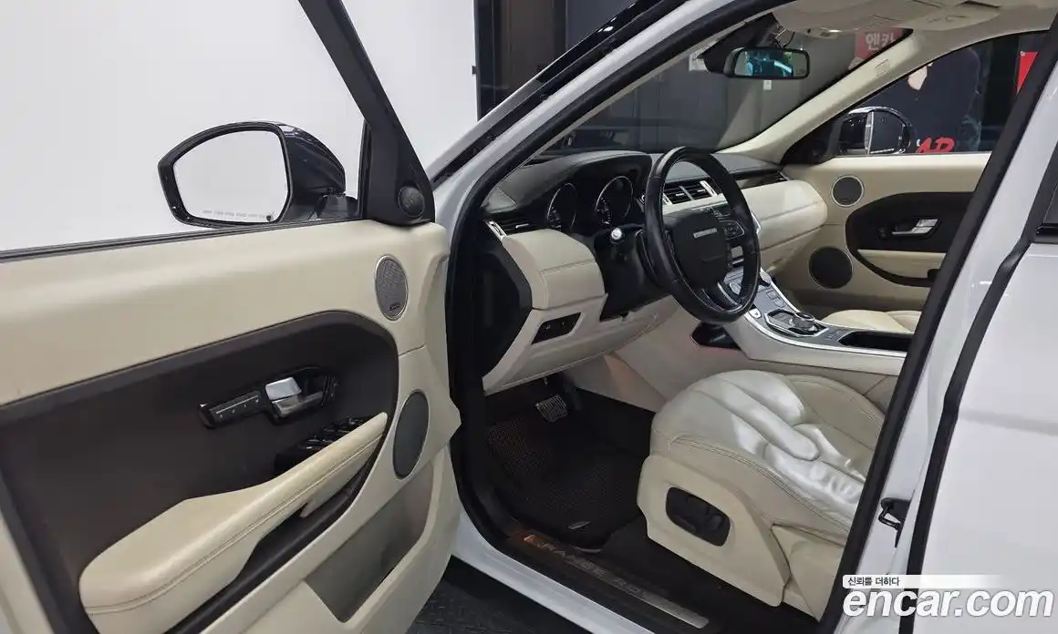 Land Rover Range Rover Evoque 2015 2.2 автомат (гидро), фото 10