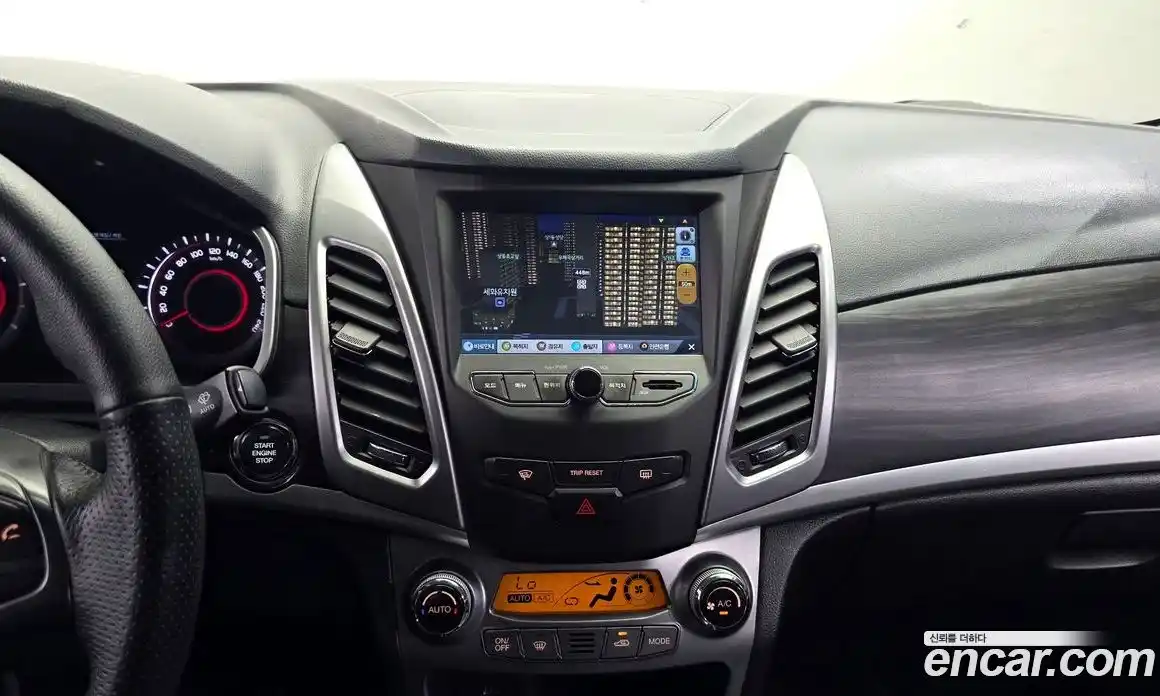 SsangYong Korando 2015 2.2 автомат (гидро), фото 14