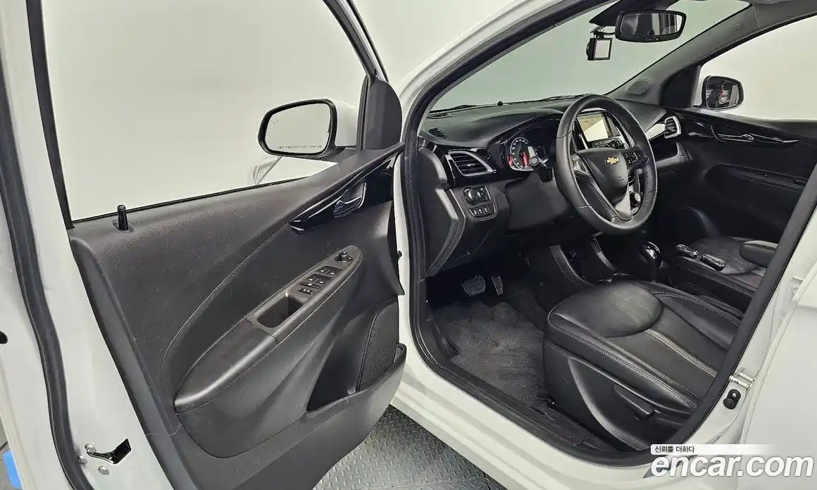 Chevrolet Spark 2022 1.0 автомат (гидро), фото 13