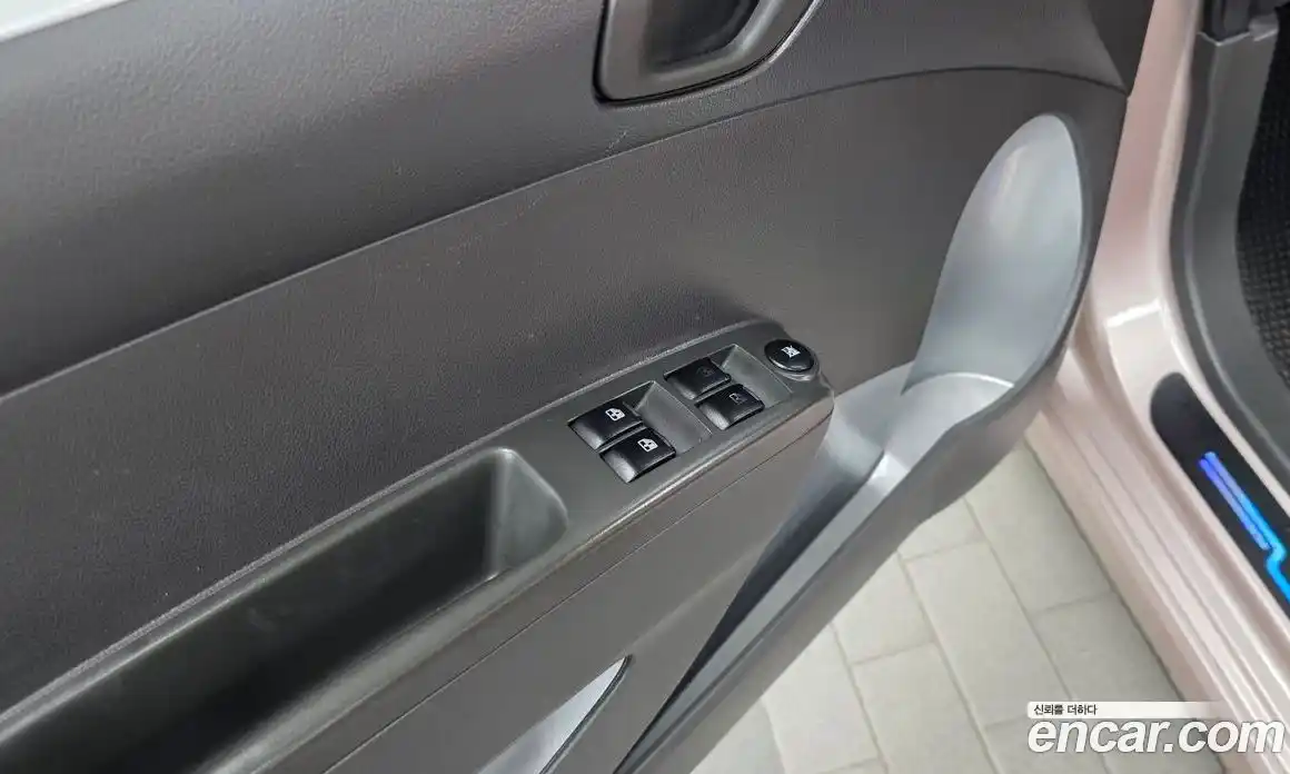 Chevrolet Spark 2011 1.0 автомат (гидро), фото 16