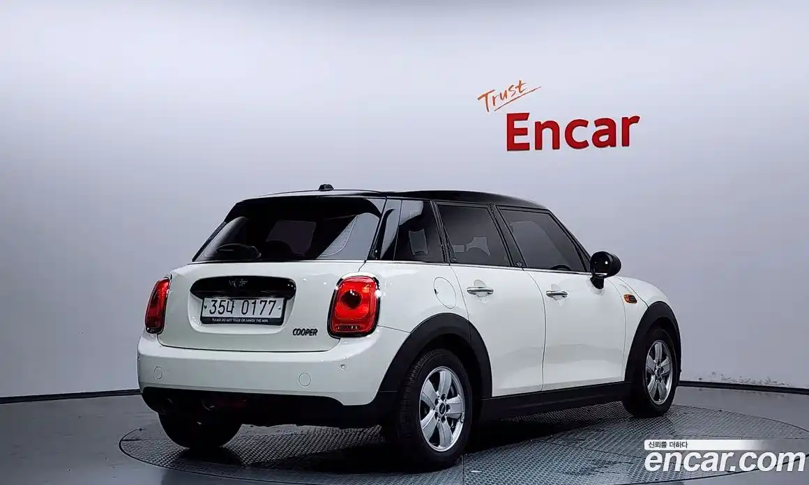 Mini Cooper 2016 1.5 автомат (гидро), фото 2