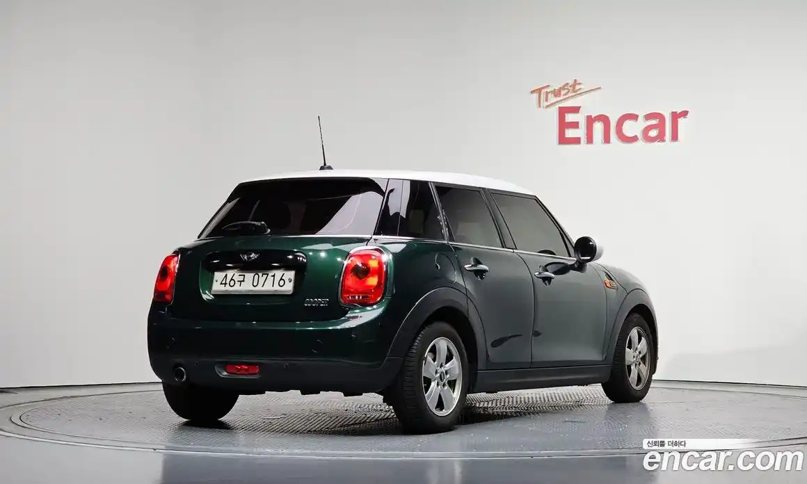 Mini Cooper 2016 1.5 автомат (гидро), фото 2