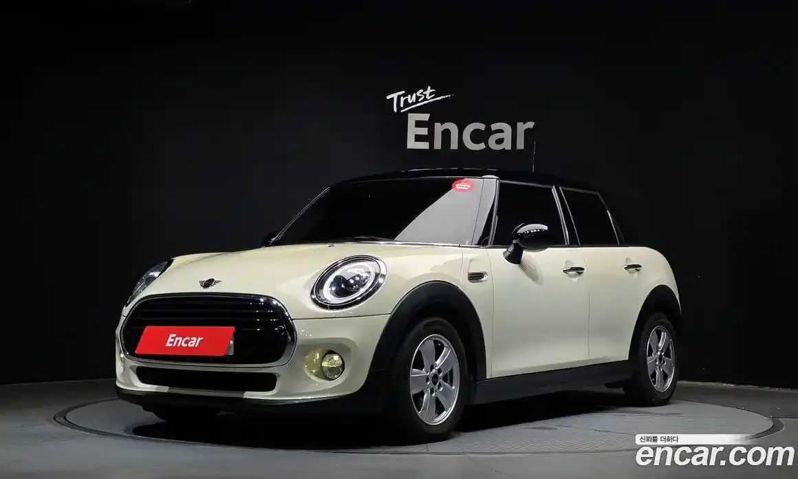 Mini Cooper 2018 1.5 автомат (гидро), фото 1