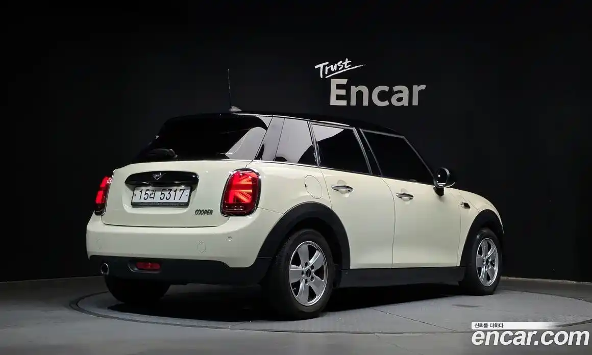 Mini Cooper 2018 1.5 автомат (гидро), фото 2