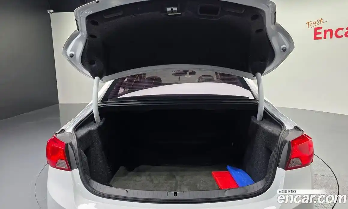 Chevrolet Impala 2016 2.5 автомат (гидро), фото 32