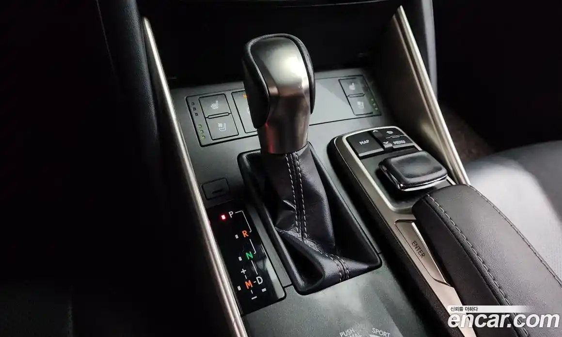 Lexus IS 2017 2.0 автомат (гидро), фото 9