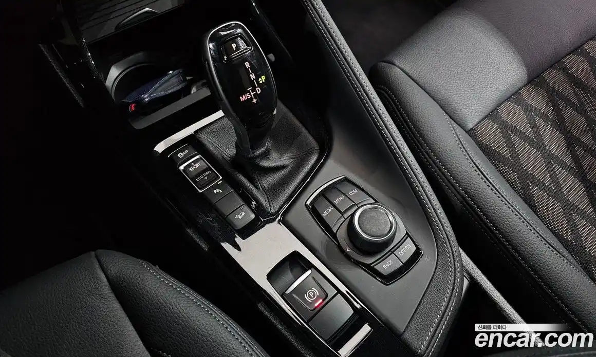 BMW X1 2021 2.0 автомат (гидро), фото 12