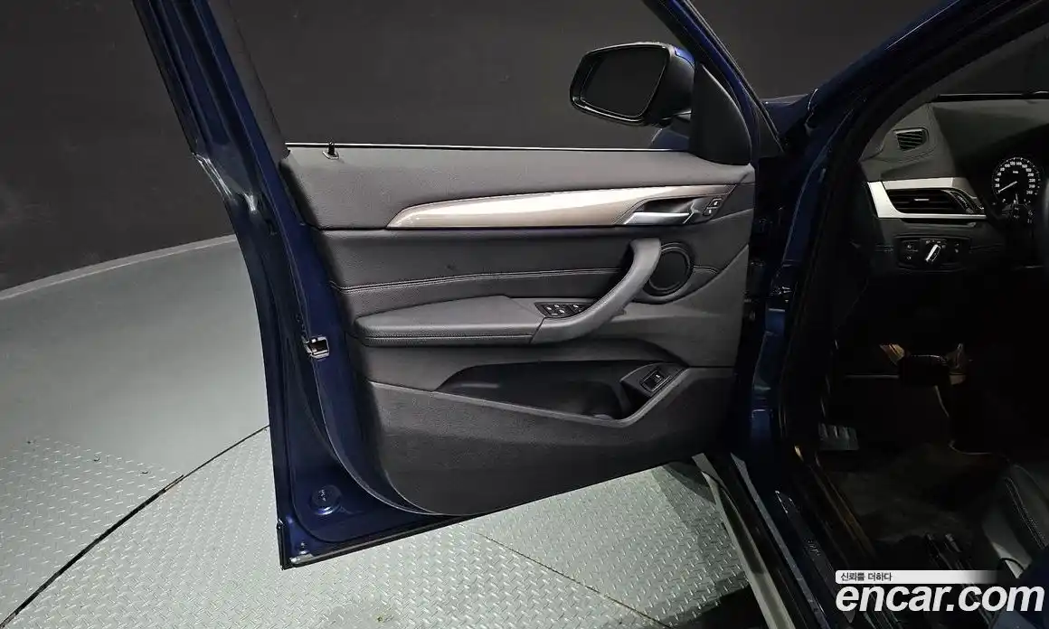BMW X1 2021 2.0 автомат (гидро), фото 14