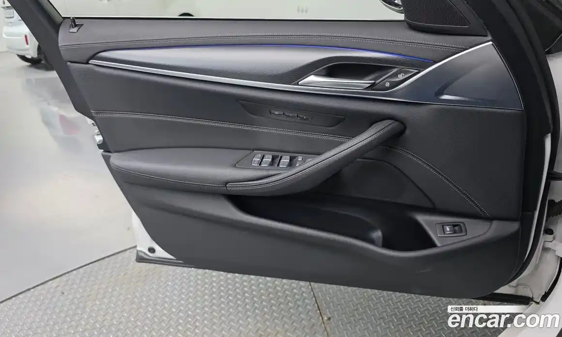 BMW 5 серия 2023 2.0 автомат (гидро), фото 14
