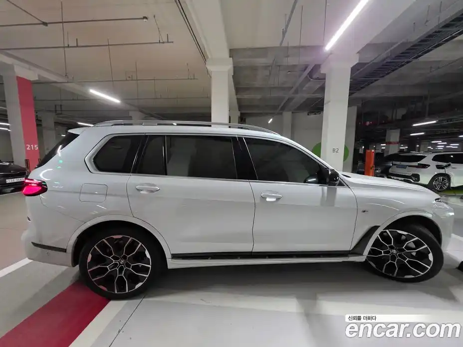 BMW X7 2023 3.0 автомат (гидро), фото 4