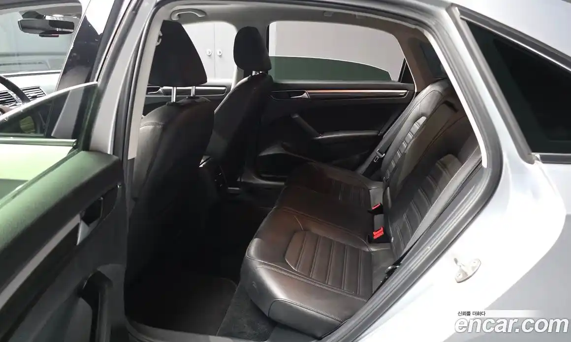 Volkswagen Passat 2016 1.8 автомат (гидро), фото 11