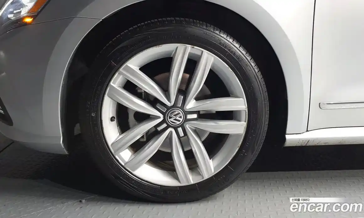 Volkswagen Passat 2016 1.8 автомат (гидро), фото 5