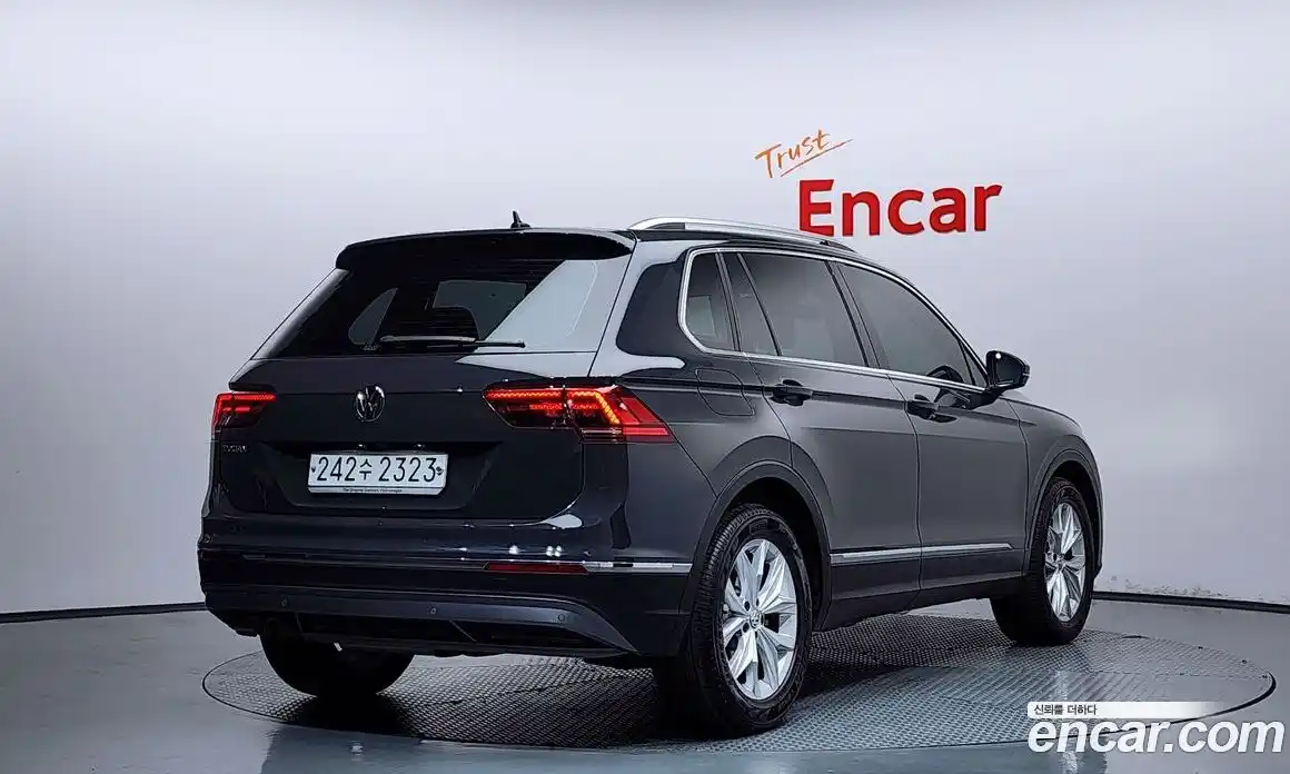 Volkswagen Tiguan 2020 2.0 автомат (гидро), фото 2