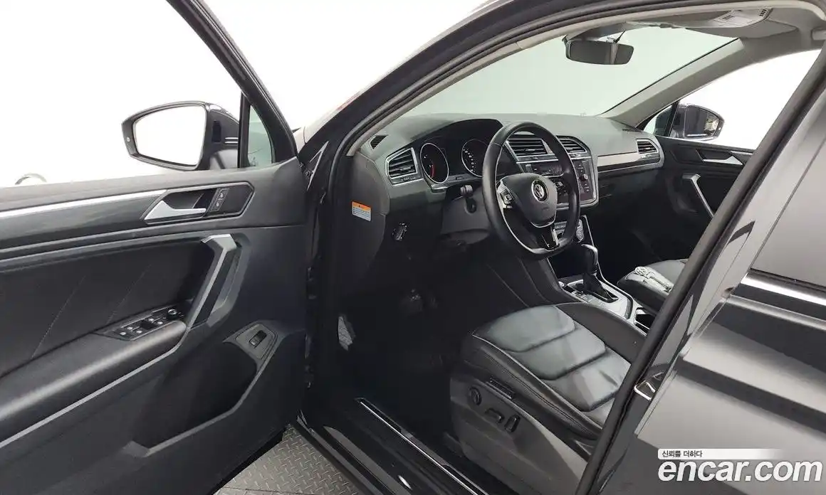 Volkswagen Tiguan 2020 2.0 автомат (гидро), фото 10