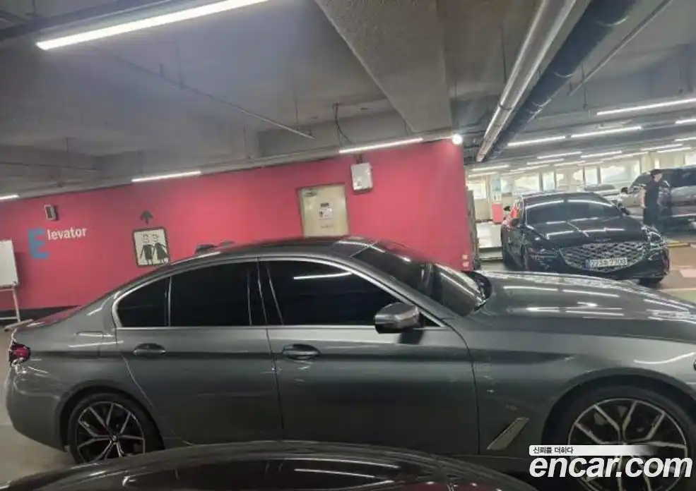 BMW 5 серия 2022 2.0 автомат (гидро), фото 12