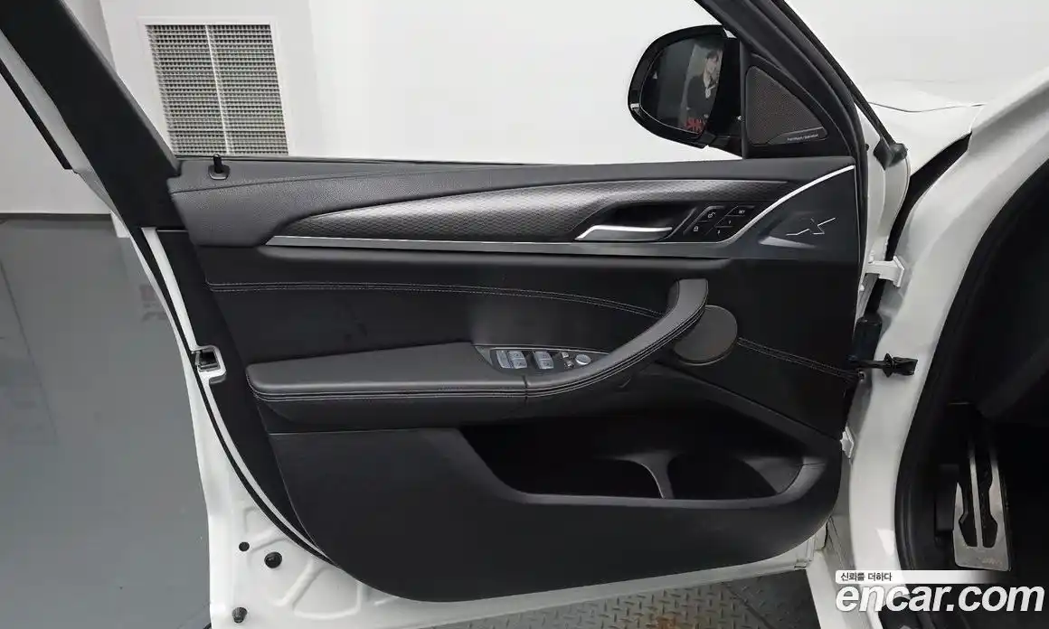 BMW X4 2023 2.0 автомат (гидро), фото 13
