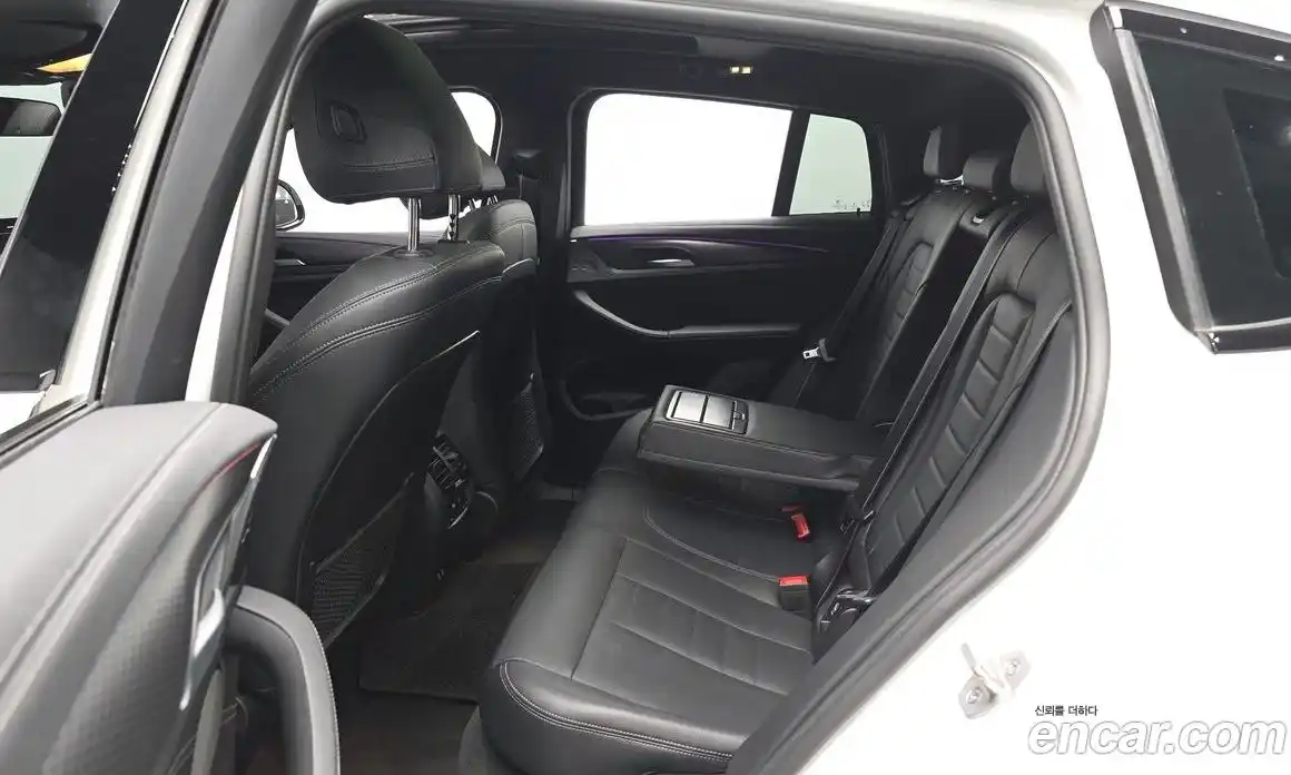 BMW X4 2023 2.0 автомат (гидро), фото 16