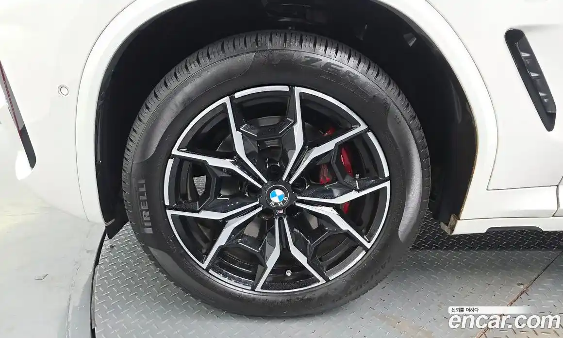 BMW X4 2023 2.0 автомат (гидро), фото 4