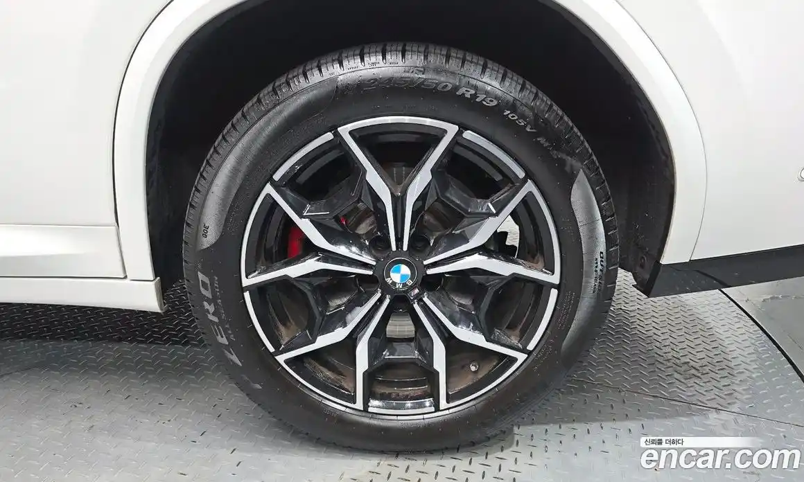 BMW X4 2023 2.0 автомат (гидро), фото 6